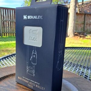 Stanley Black Max Phone Keys Wallet Case CREAM NIB